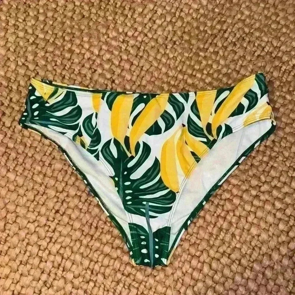 SHEIN women’s Green &‎ yellow bathing suite bottoms size 3X - Picture 1 of 4